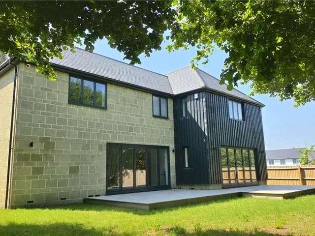 4 bed house for sale