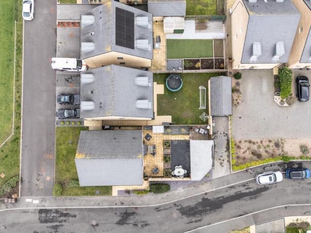 4 bed house for sale