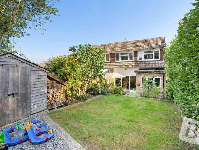 4 bed house for sale