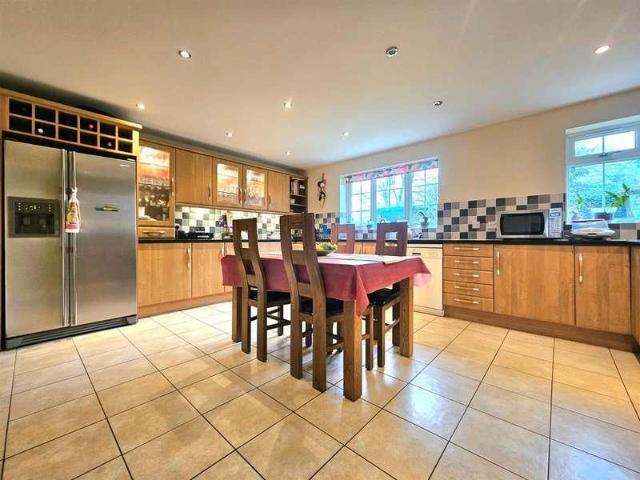 4 bed house for sale