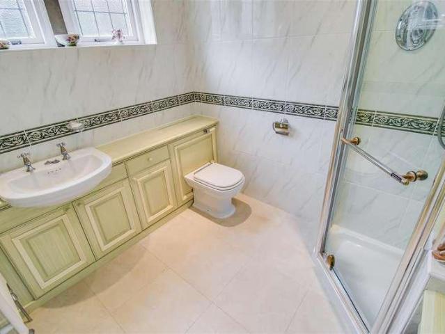 4 bed house for sale