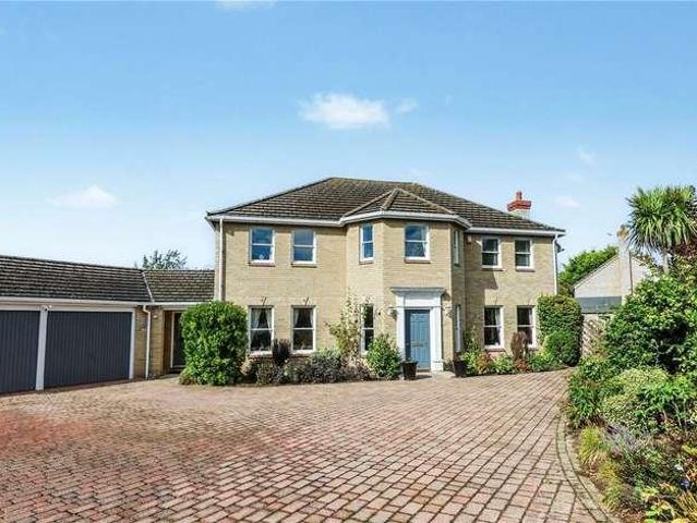 4 bed house for sale