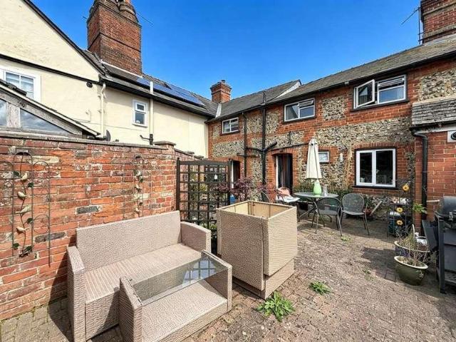 4 bed house for sale