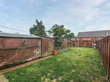 4 bed house for sale