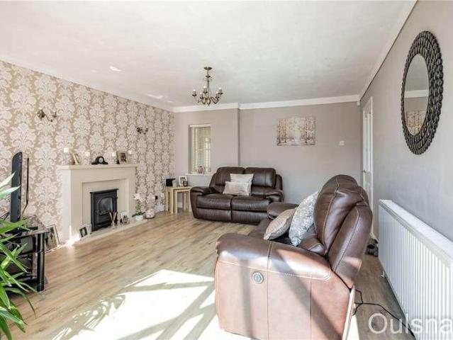 4 bed house for sale
