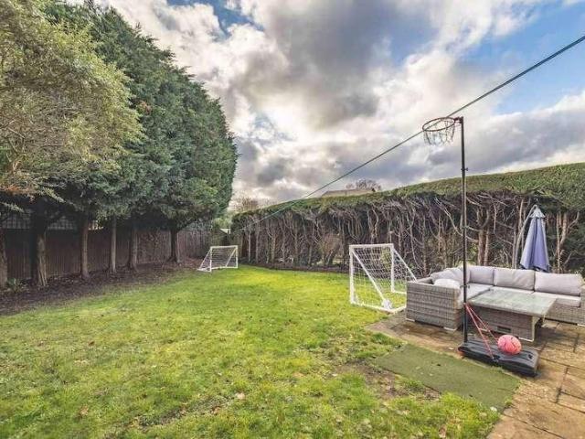 4 bed house for sale