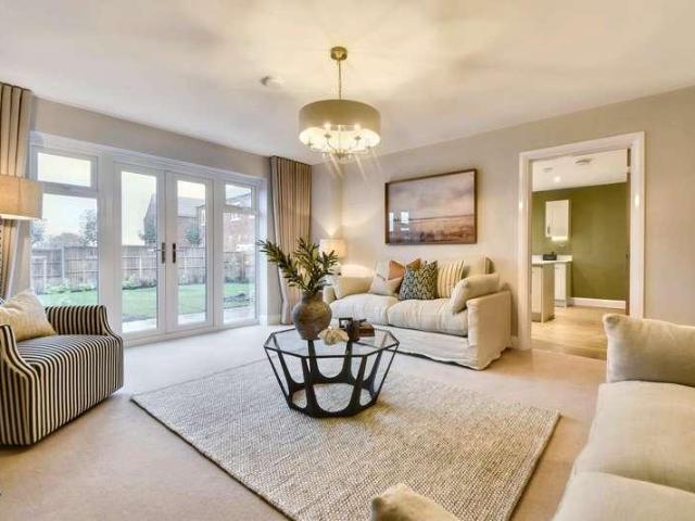 4 bed house for sale
