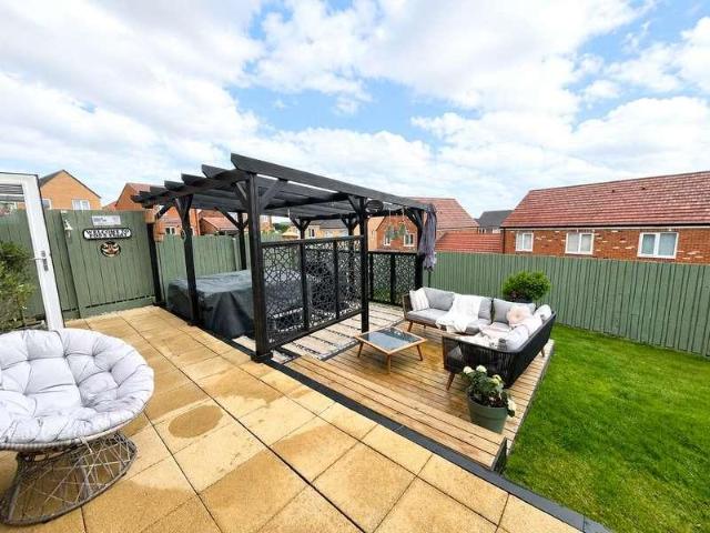4 bed house for sale