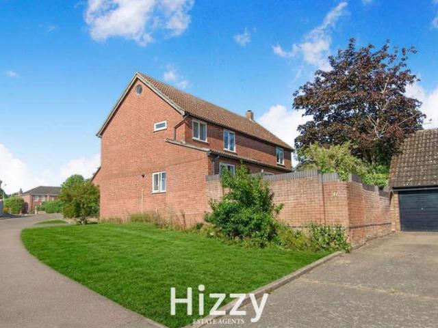 4 bed house for sale