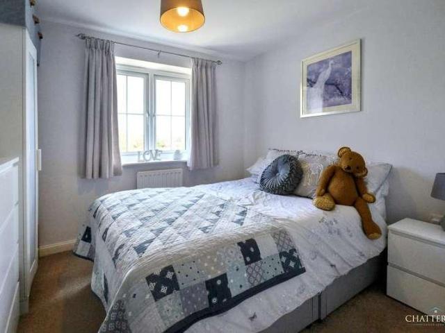 4 bed house for sale