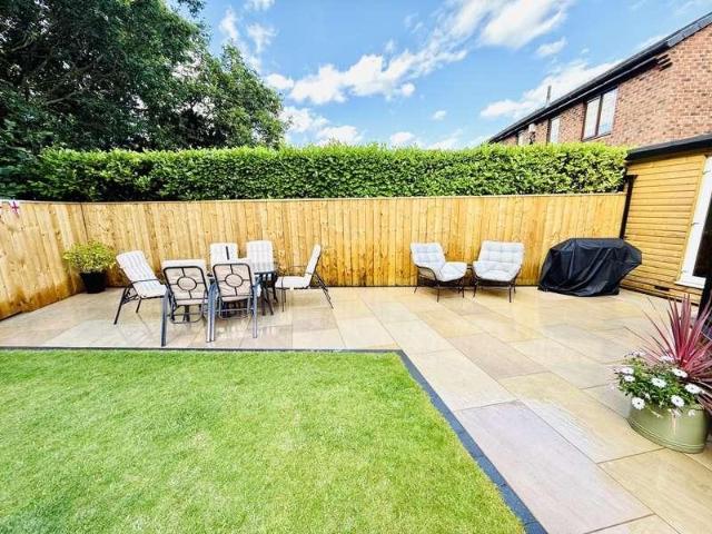 4 bed house for sale
