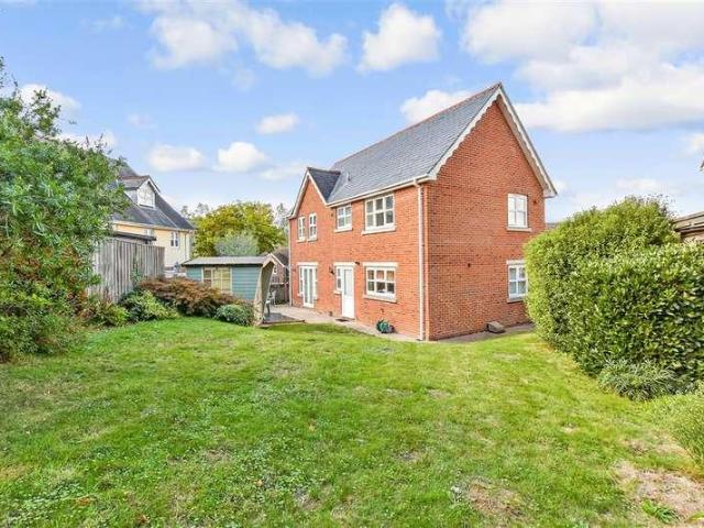 4 bed house for sale