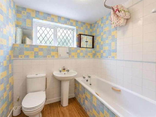 4 bed house for sale
