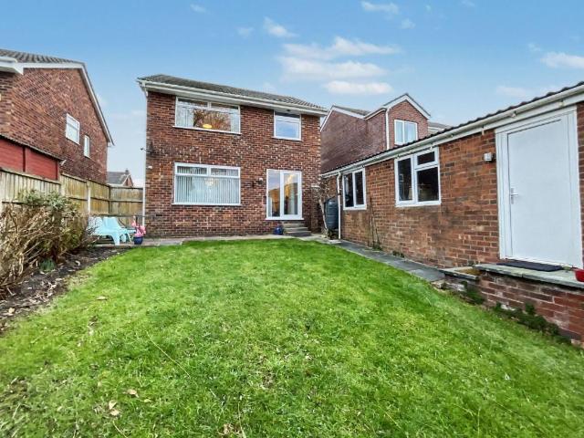4 bed house for sale