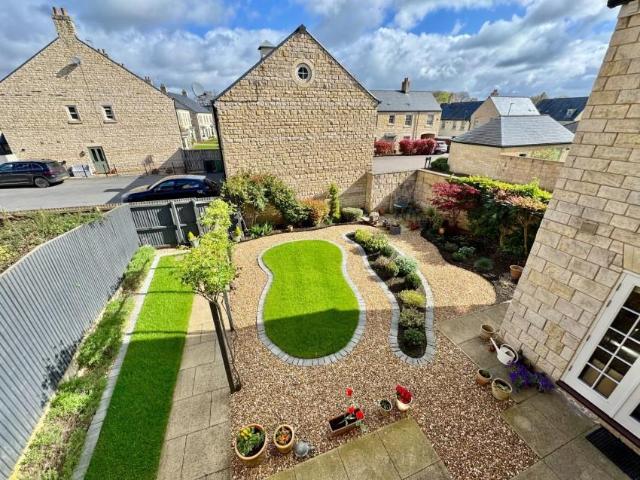 4 bed house for sale