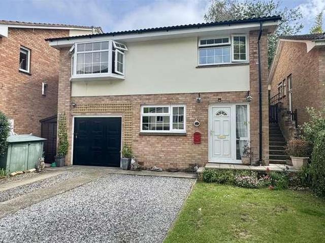4 bed house for sale