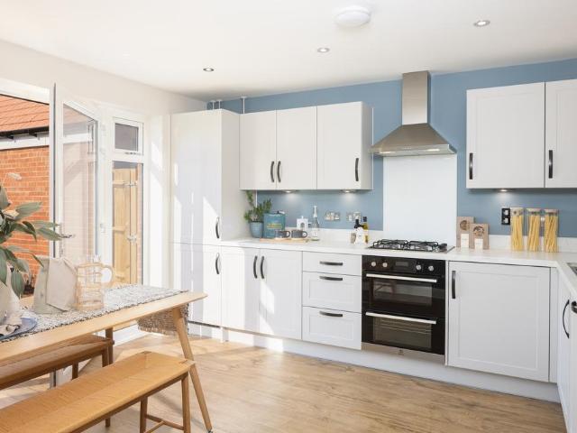 4 bed house for sale