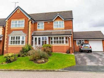 4 bed house for sale