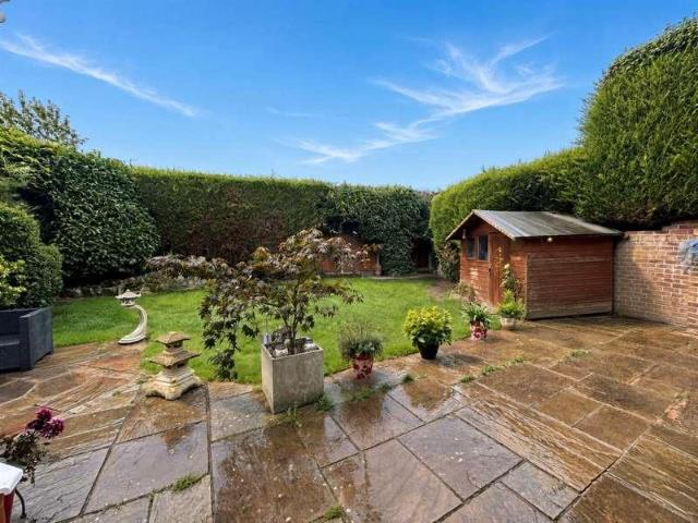 4 bed house for sale