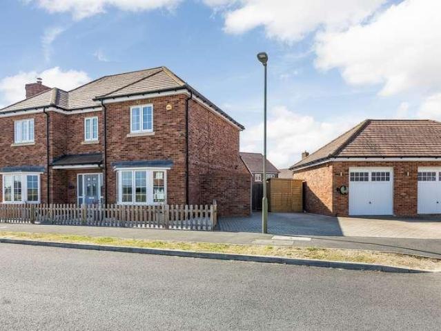 4 bed house for sale