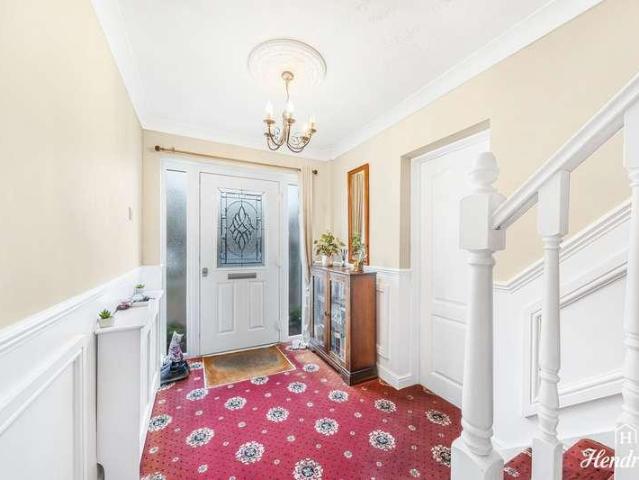 4 bed house for sale