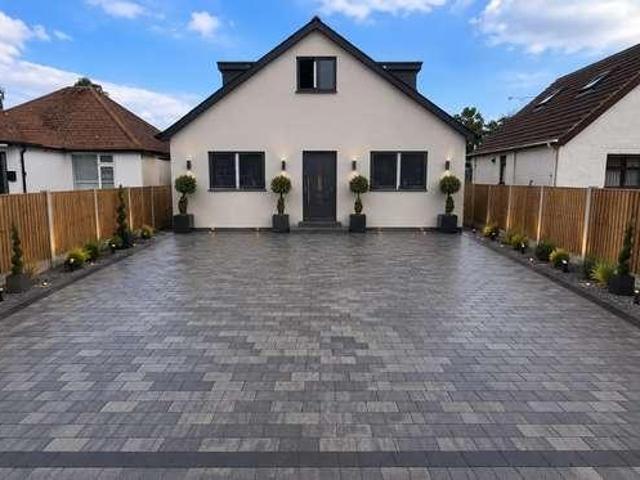4 bed house for sale