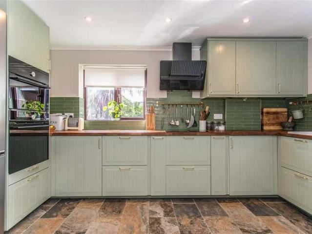 4 bed house for sale