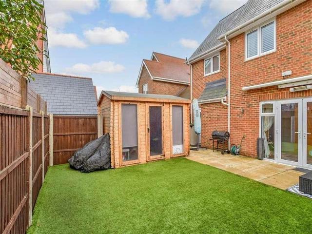 4 bed house for sale