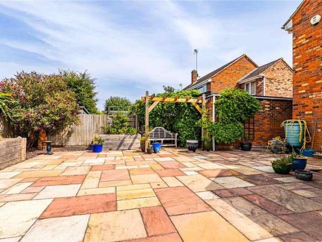 4 bed house for sale