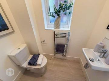 4 bed house for sale