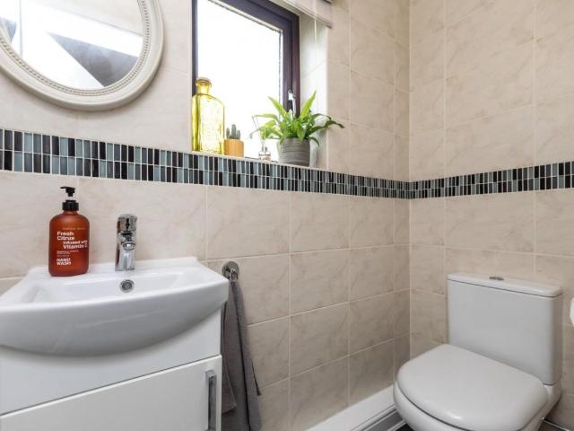 4 bed house for sale