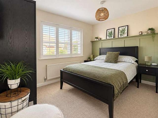4 bed house for sale