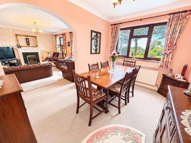4 bed house for sale