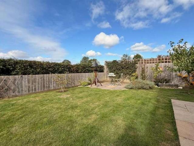 4 bed house for sale
