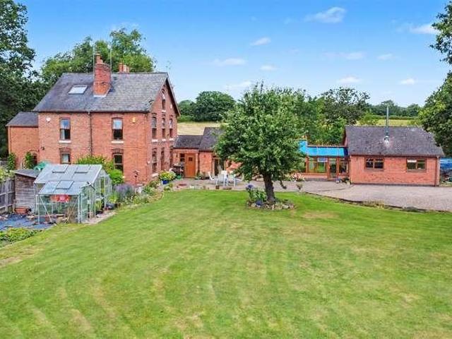 4 bed house for sale
