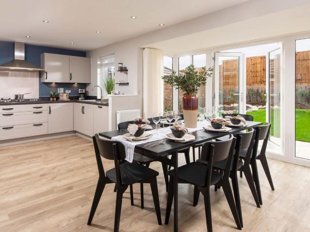 4 bed house for sale