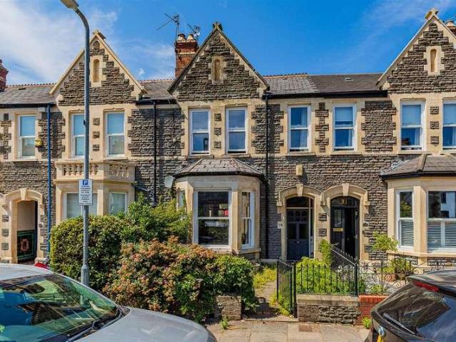 4 bed house for sale