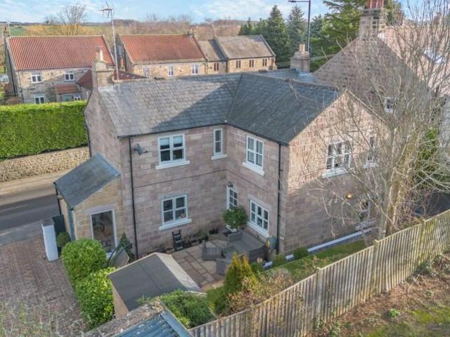 4 bed house for sale