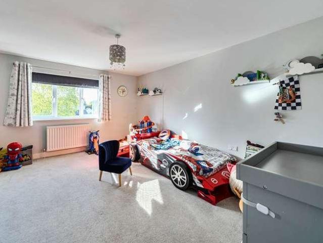 4 bed house for sale