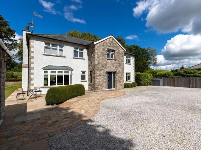 4 bed house for sale