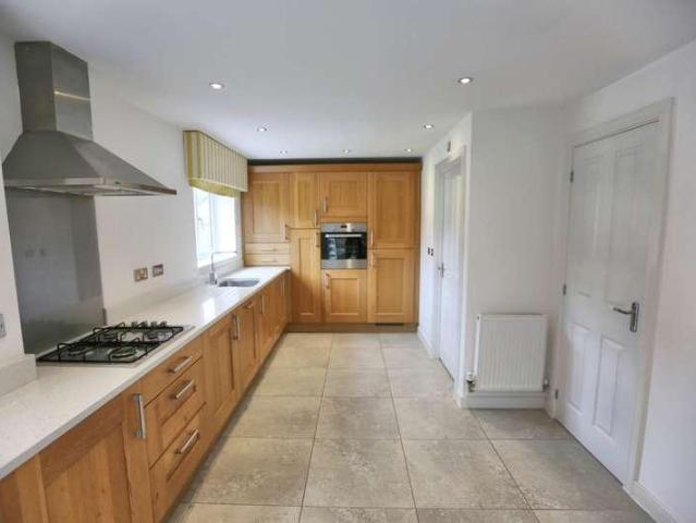 4 bed house for sale