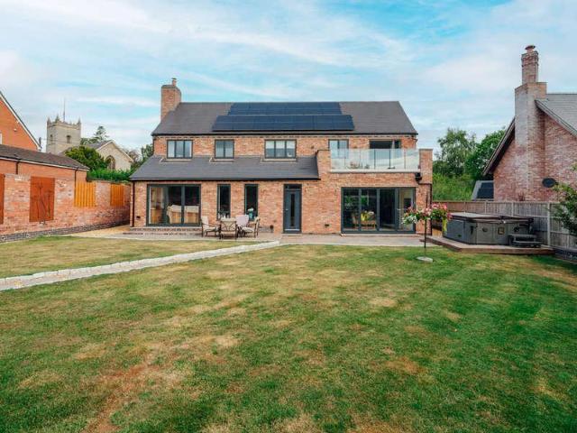 4 bed house for sale