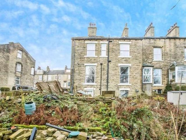 4 bed house for sale