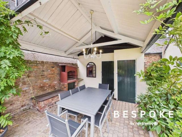 4 bed house for sale