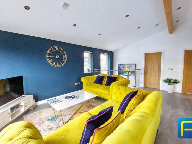 4 bed house for sale
