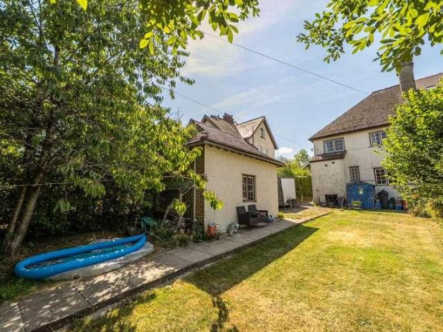 4 bed house for sale