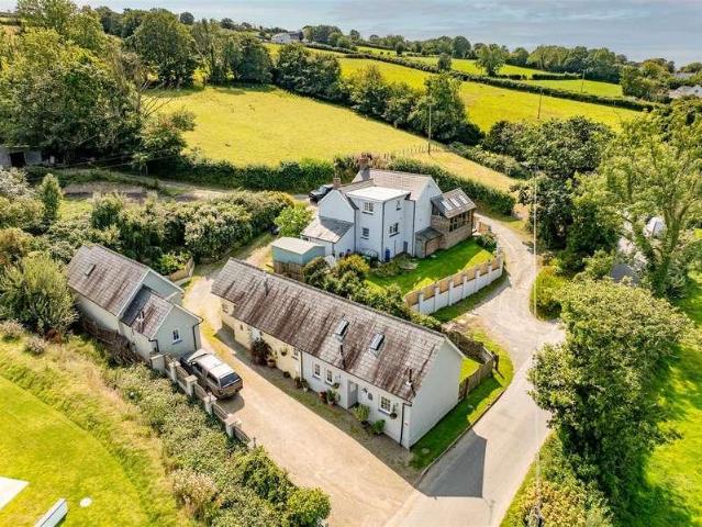 4 bed house for sale