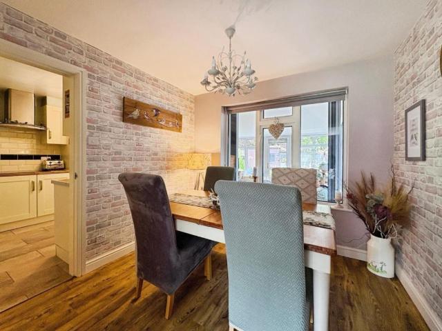 4 bed house for sale