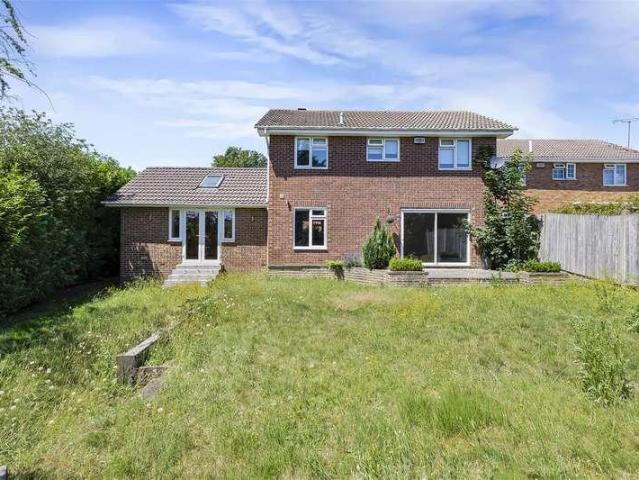 4 bed house for sale