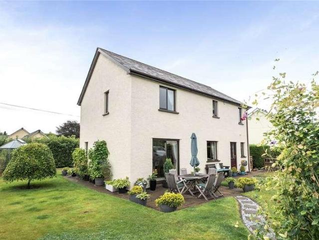 4 bed house for sale